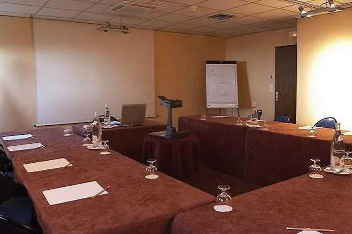 Escale Oceania Nantes Aeroport 3*