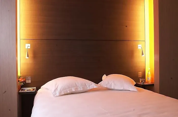 Escale Oceania Nantes Aeroport 酒店 布格奈斯